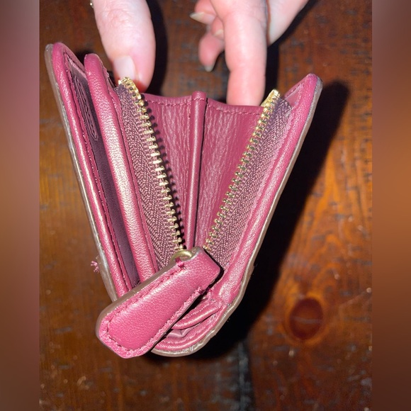 Vintage Coach smooth leather wallet in Burgundy EVC~ - Picture 7 of 16